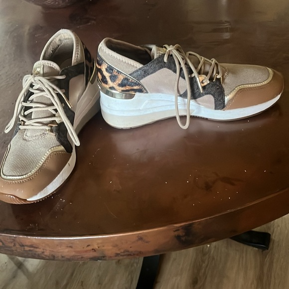 Wedge two toned sneakers - Picture 2 of 4